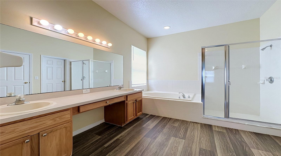 Kissimmee, Florida 34746, 4 Bedroom Bedrooms, ,2 Bathroombathrooms,Residential,For Sale,Eagle Crossing Dr,0,Mfrs5156186