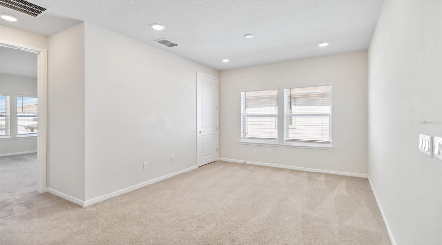 Orlando, Florida 32827, 4 Bedroom Bedrooms, ,2 Bathroombathrooms,Residential,For Sale,Lanikai Beach,0,Mfro6428835