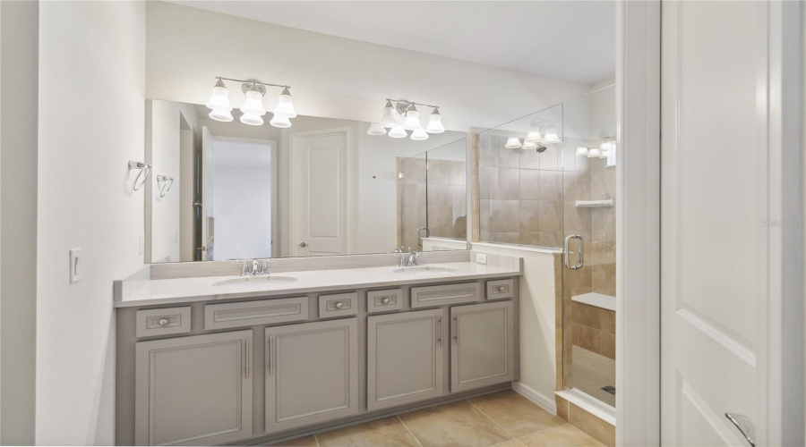 Orlando, Florida 32827, 4 Bedroom Bedrooms, ,2 Bathroombathrooms,Residential,For Sale,Lanikai Beach,0,Mfro6428835
