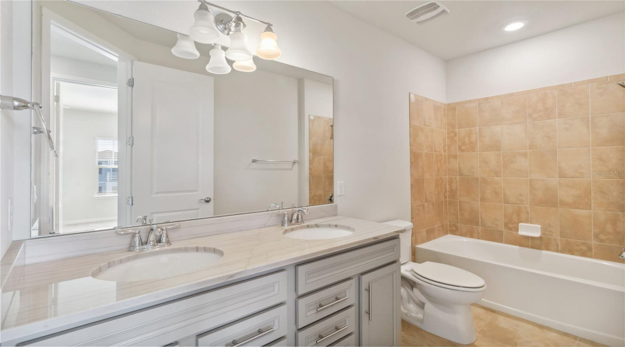 Orlando, Florida 32827, 4 Bedroom Bedrooms, ,2 Bathroombathrooms,Residential,For Sale,Lanikai Beach,0,Mfro6428835