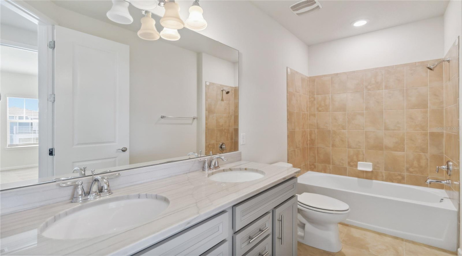 Orlando, Florida 32827, 4 Bedroom Bedrooms, ,2 Bathroombathrooms,Residential,For Sale,Lanikai Beach,0,Mfro6428835
