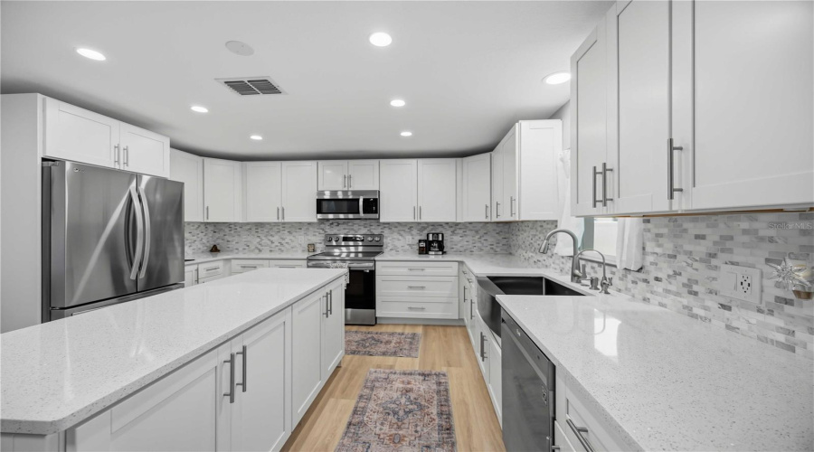 Bright And Functional Kitchen With A Stylish, Modern Finish