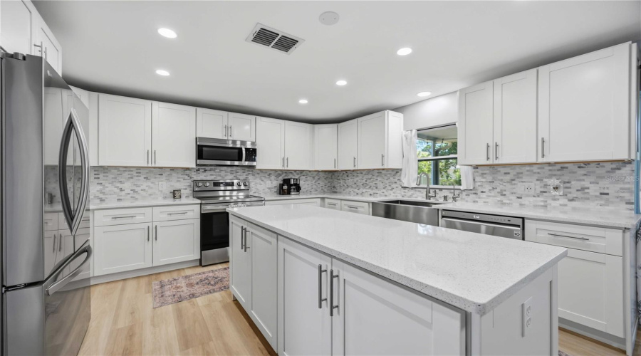 Chef-Inspired Space Ideal For Cooking And Gathering