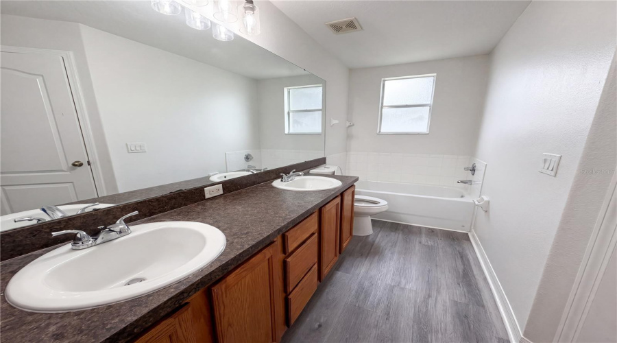 Plant City, Florida 33567, 3 Bedroom Bedrooms, ,2 Bathroombathrooms,Residential,For Sale,Grove Blossom,0,Mfro6408282