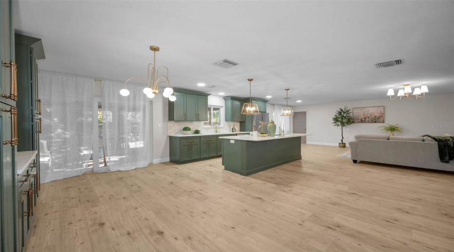 Look At That Kitchen!!!