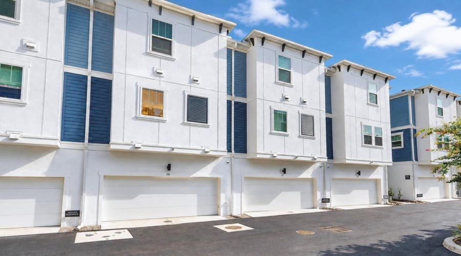 Tampa, Florida 33604, 3 Bedroom Bedrooms, ,3 Bathroombathrooms,Residential,For Sale,Nebraska,0,Mfrtb8534452