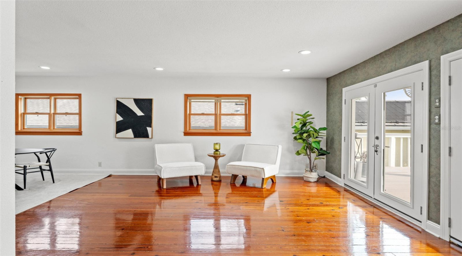 Tampa, Florida 33604, 3 Bedroom Bedrooms, ,2 Bathroombathrooms,Residential,For Sale,Henry,0,Mfrtb8532355