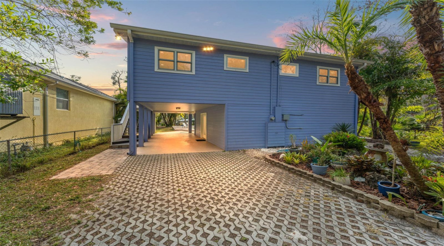 Tampa, Florida 33604, 3 Bedroom Bedrooms, ,2 Bathroombathrooms,Residential,For Sale,Henry,0,Mfrtb8532355
