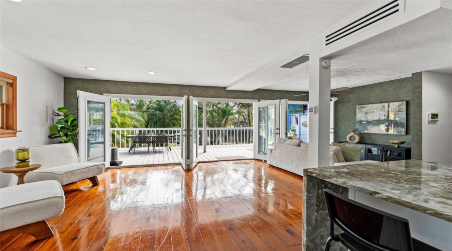 Tampa, Florida 33604, 3 Bedroom Bedrooms, ,2 Bathroombathrooms,Residential,For Sale,Henry,0,Mfrtb8532355