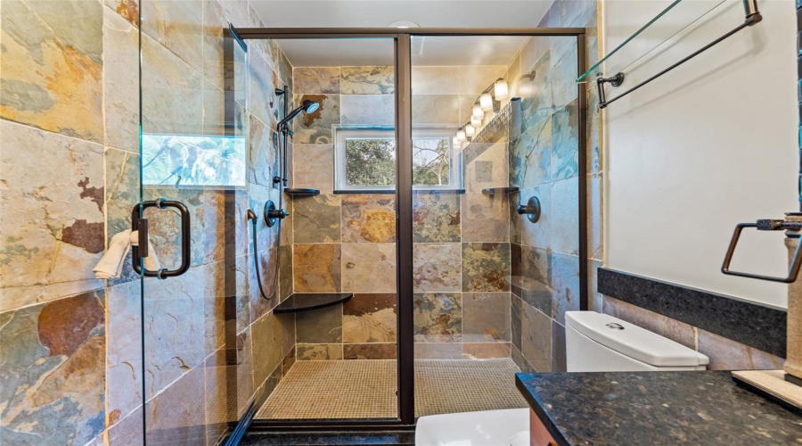 Tampa, Florida 33604, 3 Bedroom Bedrooms, ,2 Bathroombathrooms,Residential,For Sale,Henry,0,Mfrtb8532355