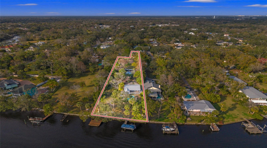 Tampa, Florida 33604, 3 Bedroom Bedrooms, ,2 Bathroombathrooms,Residential,For Sale,Henry,0,Mfrtb8532355