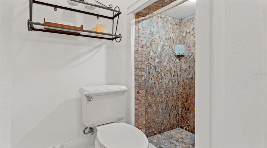 Tampa, Florida 33604, 3 Bedroom Bedrooms, ,2 Bathroombathrooms,Residential,For Sale,Henry,0,Mfrtb8532355