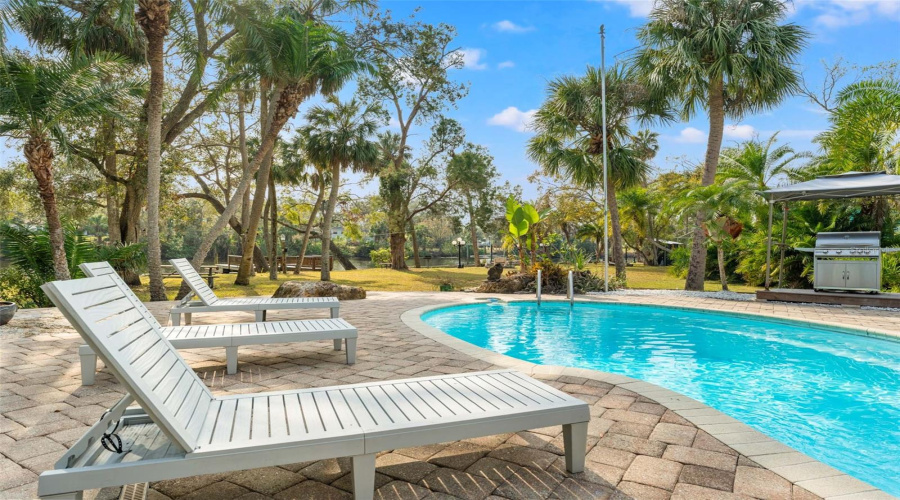 Tampa, Florida 33604, 3 Bedroom Bedrooms, ,2 Bathroombathrooms,Residential,For Sale,Henry,0,Mfrtb8532355