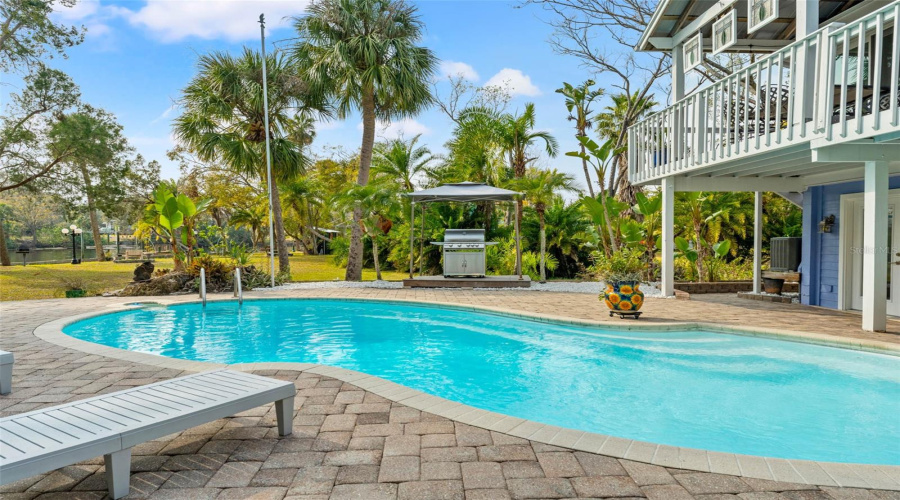 Tampa, Florida 33604, 3 Bedroom Bedrooms, ,2 Bathroombathrooms,Residential,For Sale,Henry,0,Mfrtb8532355