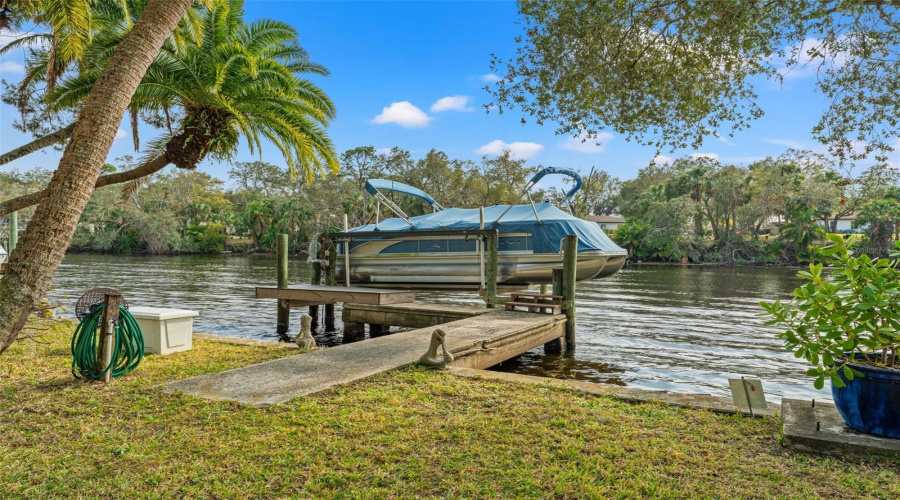 Tampa, Florida 33604, 3 Bedroom Bedrooms, ,2 Bathroombathrooms,Residential,For Sale,Henry,0,Mfrtb8532355