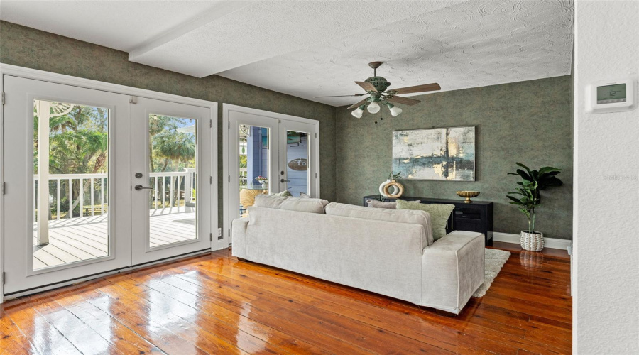 Tampa, Florida 33604, 3 Bedroom Bedrooms, ,2 Bathroombathrooms,Residential,For Sale,Henry,0,Mfrtb8532355