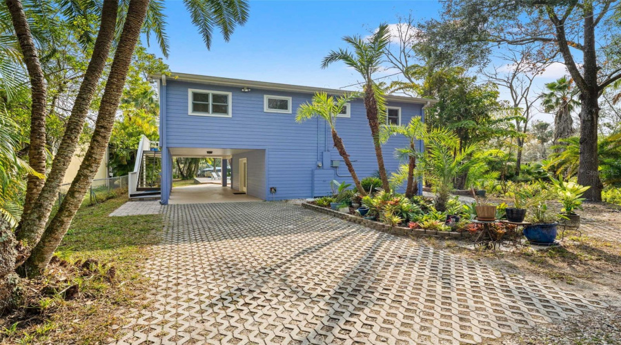 Tampa, Florida 33604, 3 Bedroom Bedrooms, ,2 Bathroombathrooms,Residential,For Sale,Henry,0,Mfrtb8532355