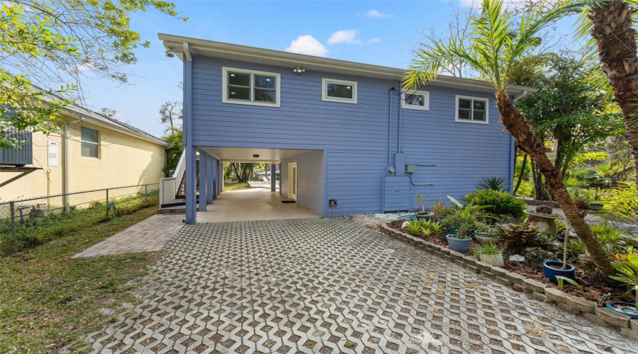 Tampa, Florida 33604, 3 Bedroom Bedrooms, ,2 Bathroombathrooms,Residential,For Sale,Henry,0,Mfrtb8532355