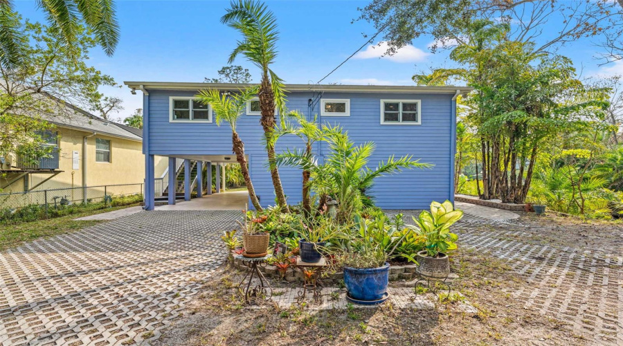Tampa, Florida 33604, 3 Bedroom Bedrooms, ,2 Bathroombathrooms,Residential,For Sale,Henry,0,Mfrtb8532355