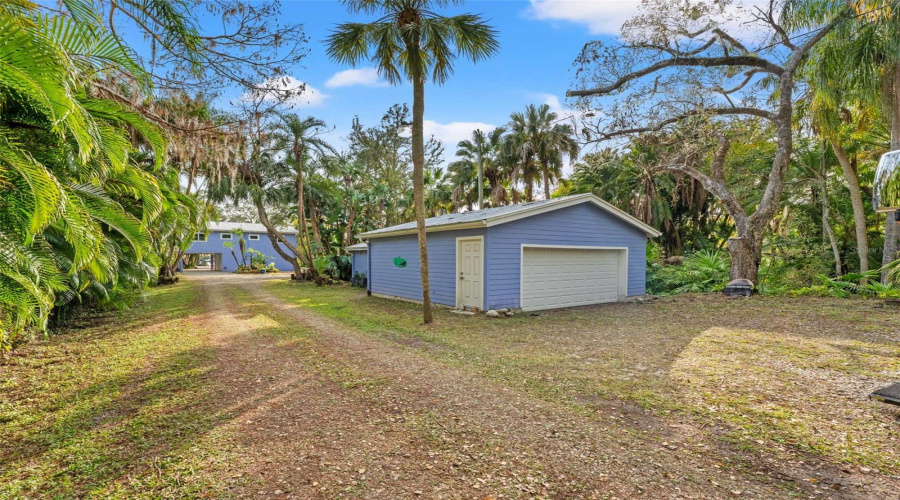 Tampa, Florida 33604, 3 Bedroom Bedrooms, ,2 Bathroombathrooms,Residential,For Sale,Henry,0,Mfrtb8532355