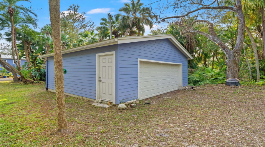 Tampa, Florida 33604, 3 Bedroom Bedrooms, ,2 Bathroombathrooms,Residential,For Sale,Henry,0,Mfrtb8532355