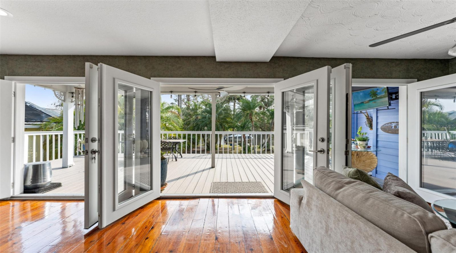 Tampa, Florida 33604, 3 Bedroom Bedrooms, ,2 Bathroombathrooms,Residential,For Sale,Henry,0,Mfrtb8532355
