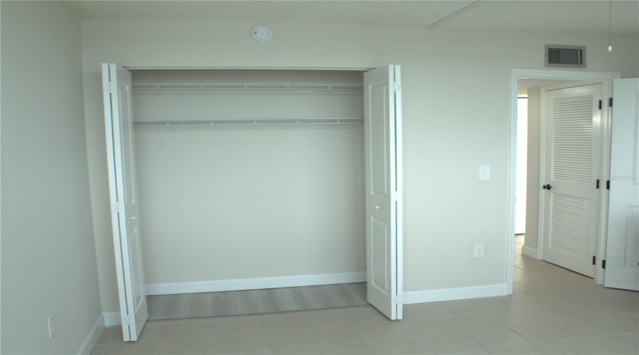 South Pasadena, Florida 33707, 1 Bedroom Bedrooms, ,1 Bathroombathrooms,Residential,For Sale,Bay Island,0,Mfrtb8506052