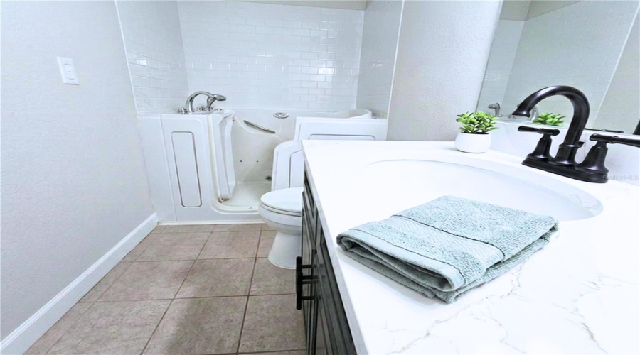 South Pasadena, Florida 33707, 1 Bedroom Bedrooms, ,1 Bathroombathrooms,Residential,For Sale,Bay Island,0,Mfrtb8506052