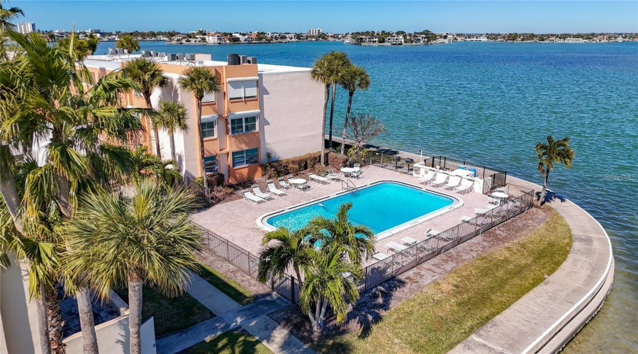 South Pasadena, Florida 33707, 1 Bedroom Bedrooms, ,1 Bathroombathrooms,Residential,For Sale,Bay Island,0,Mfrtb8506052