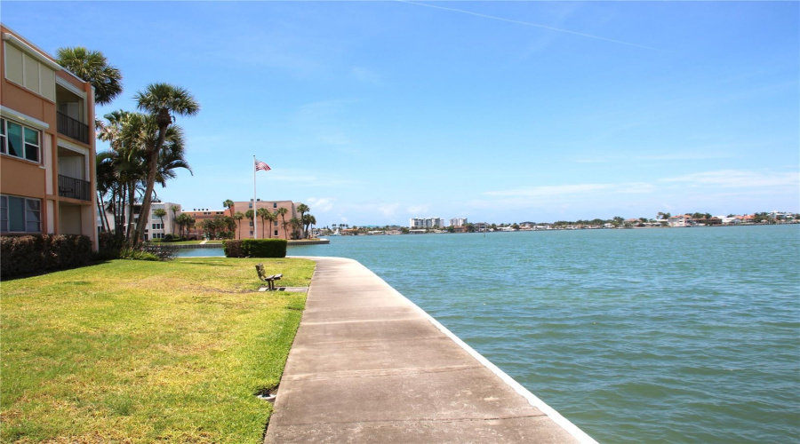 South Pasadena, Florida 33707, 1 Bedroom Bedrooms, ,1 Bathroombathrooms,Residential,For Sale,Bay Island,0,Mfrtb8506052