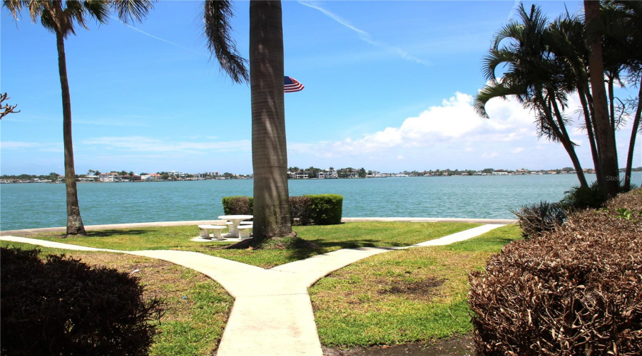 South Pasadena, Florida 33707, 1 Bedroom Bedrooms, ,1 Bathroombathrooms,Residential,For Sale,Bay Island,0,Mfrtb8506052