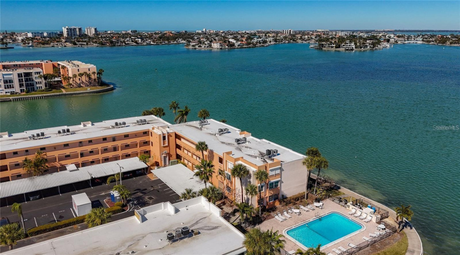 South Pasadena, Florida 33707, 1 Bedroom Bedrooms, ,1 Bathroombathrooms,Residential,For Sale,Bay Island,0,Mfrtb8506052