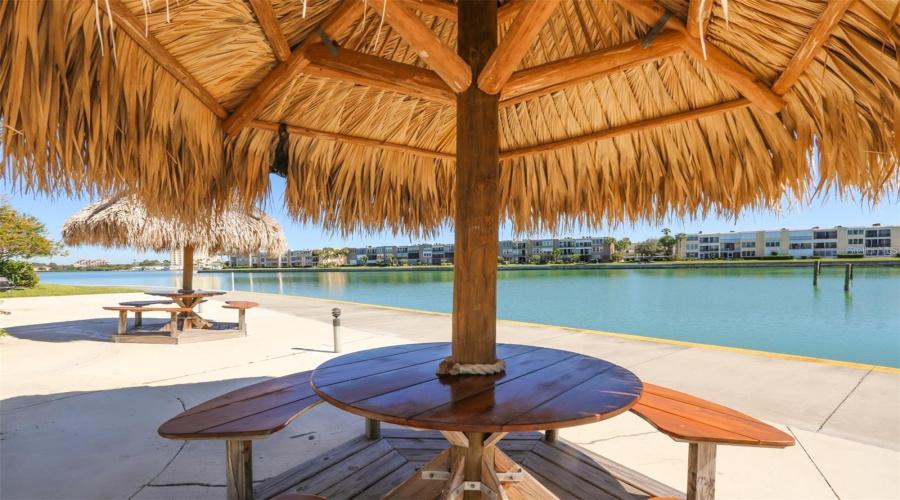 South Pasadena, Florida 33707, 1 Bedroom Bedrooms, ,1 Bathroombathrooms,Residential,For Sale,Bay Island,0,Mfrtb8506052
