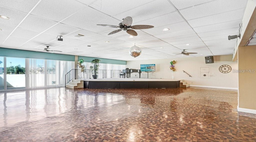 South Pasadena, Florida 33707, 1 Bedroom Bedrooms, ,1 Bathroombathrooms,Residential,For Sale,Bay Island,0,Mfrtb8506052