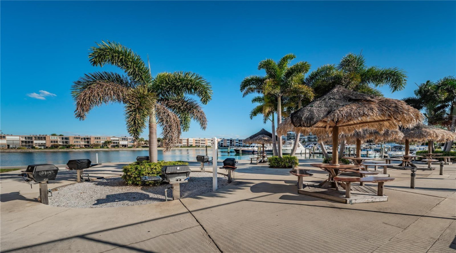 South Pasadena, Florida 33707, 1 Bedroom Bedrooms, ,1 Bathroombathrooms,Residential,For Sale,Bay Island,0,Mfrtb8506052