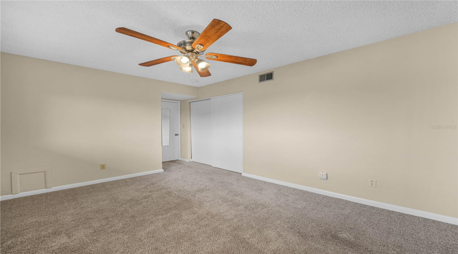Lakeland, Florida 33805, 2 Bedroom Bedrooms, ,2 Bathroombathrooms,Residential,For Sale,Lake Parker,0,Mfrl4962979
