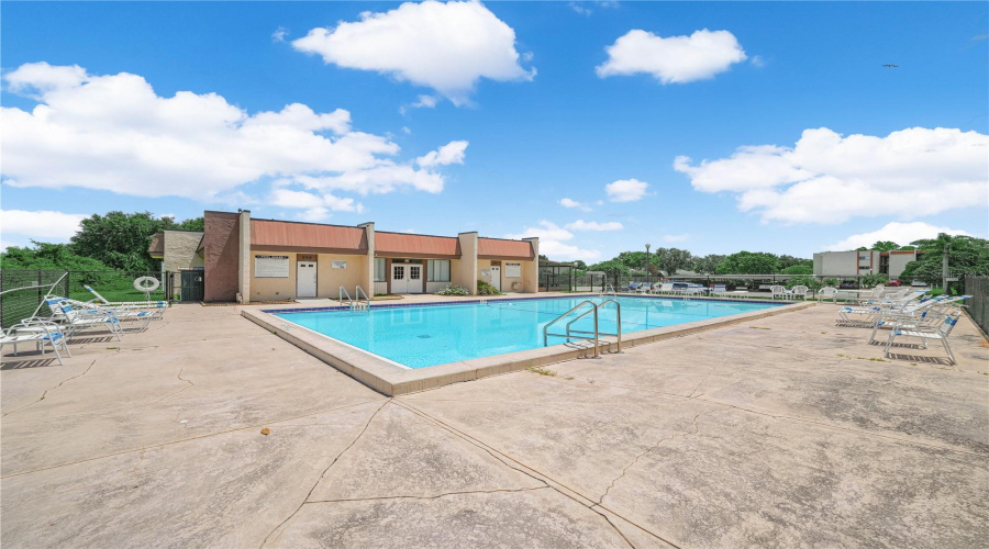 Lakeland, Florida 33805, 2 Bedroom Bedrooms, ,2 Bathroombathrooms,Residential,For Sale,Lake Parker,0,Mfrl4962979