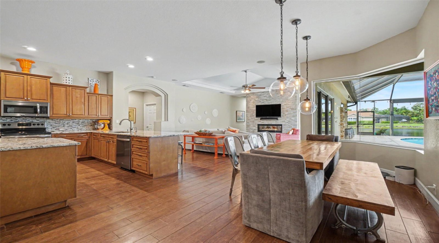 Fort Myers, Florida 33912, 4 Bedroom Bedrooms, ,3 Bathroombathrooms,Residential,For Sale,Blackhawk,0,Mfrc7526597