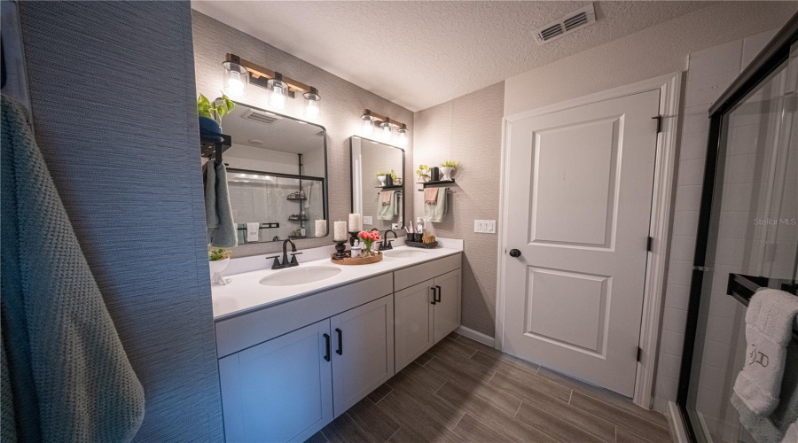 St Cloud, Florida 34772, 5 Bedroom Bedrooms, ,2 Bathroombathrooms,Residential,For Sale,Southern Vista,0,Mfro6432350