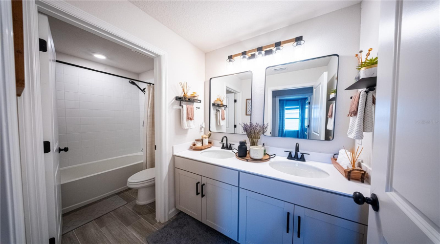 St Cloud, Florida 34772, 5 Bedroom Bedrooms, ,2 Bathroombathrooms,Residential,For Sale,Southern Vista,0,Mfro6432350