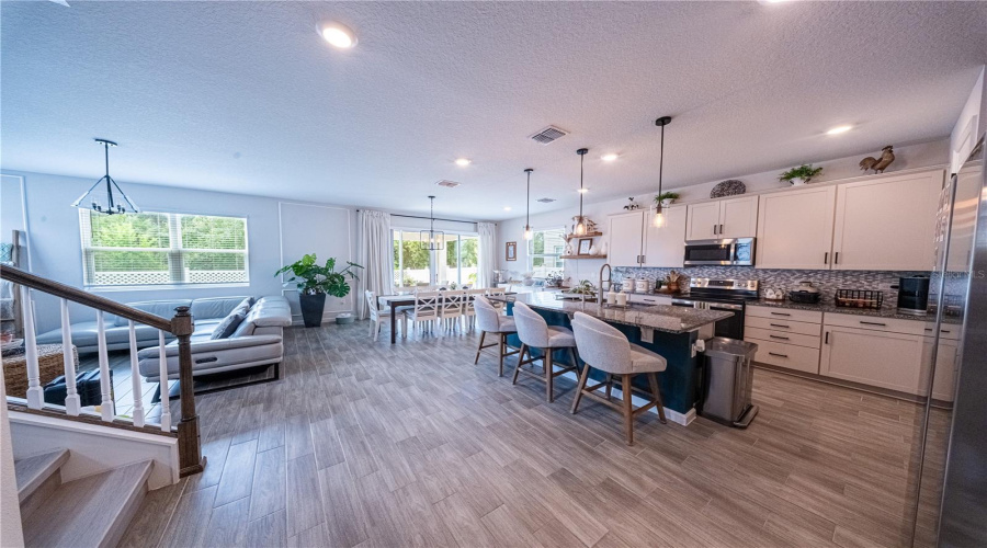 St Cloud, Florida 34772, 5 Bedroom Bedrooms, ,2 Bathroombathrooms,Residential,For Sale,Southern Vista,0,Mfro6432350
