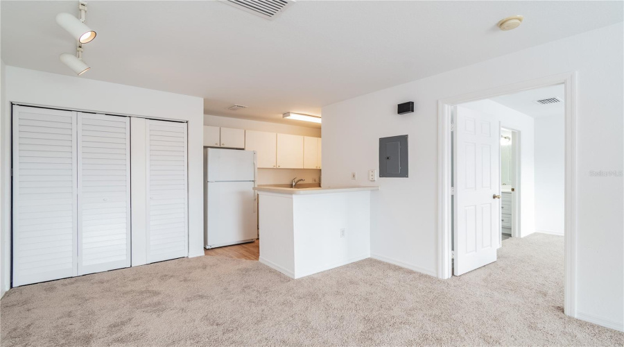 Tampa, Florida 33626, 1 Bedroom Bedrooms, ,1 Bathroombathrooms,Residential,For Sale,Lake Chase Island,0,Mfrtb8516473