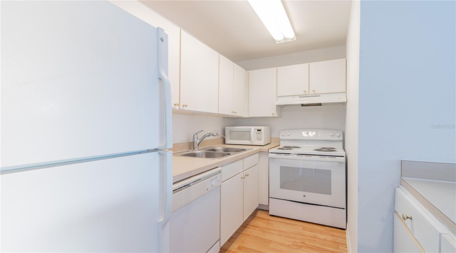 Tampa, Florida 33626, 1 Bedroom Bedrooms, ,1 Bathroombathrooms,Residential,For Sale,Lake Chase Island,0,Mfrtb8516473