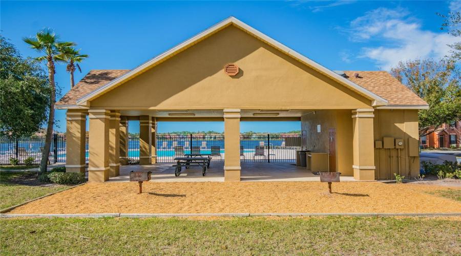 Tampa, Florida 33626, 1 Bedroom Bedrooms, ,1 Bathroombathrooms,Residential,For Sale,Lake Chase Island,0,Mfrtb8516473