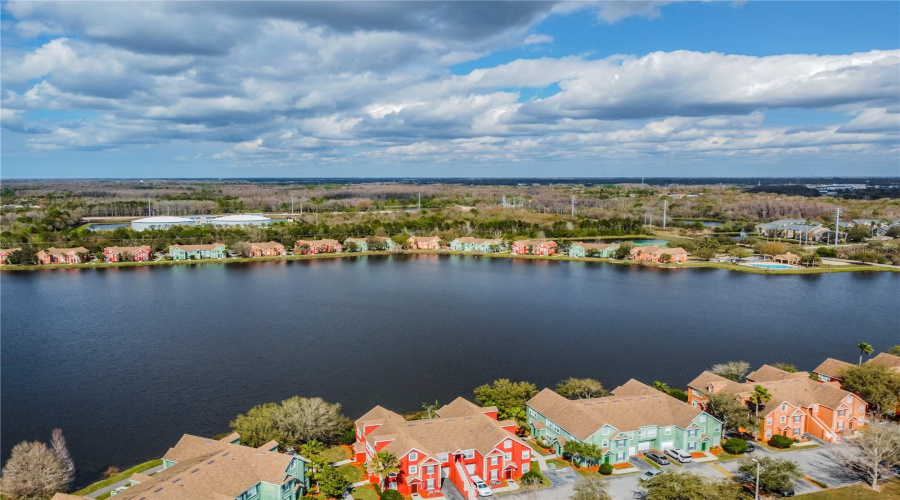 Tampa, Florida 33626, 1 Bedroom Bedrooms, ,1 Bathroombathrooms,Residential,For Sale,Lake Chase Island,0,Mfrtb8516473