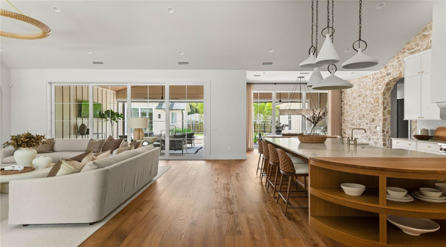 Orlando, Florida 32803, 5 Bedroom Bedrooms, ,4 Bathroombathrooms,Residential,For Sale,Nottingham,0,Mfro6425268