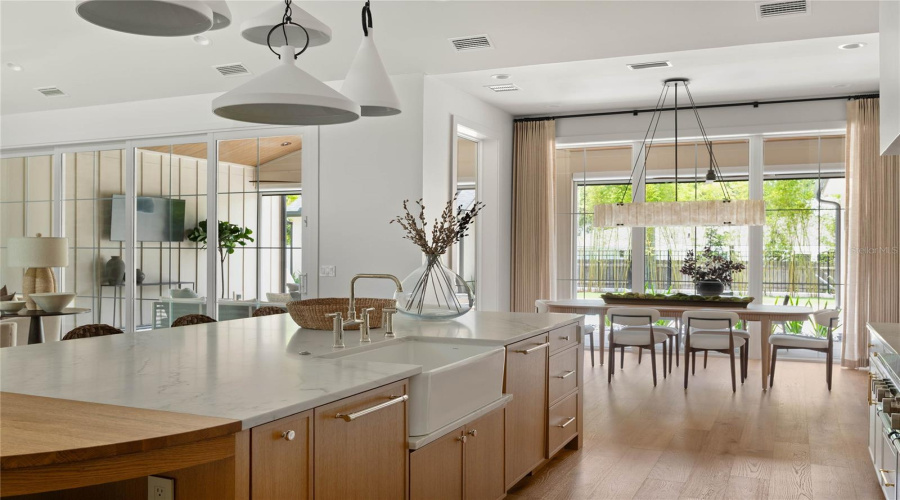 Orlando, Florida 32803, 5 Bedroom Bedrooms, ,4 Bathroombathrooms,Residential,For Sale,Nottingham,0,Mfro6425268