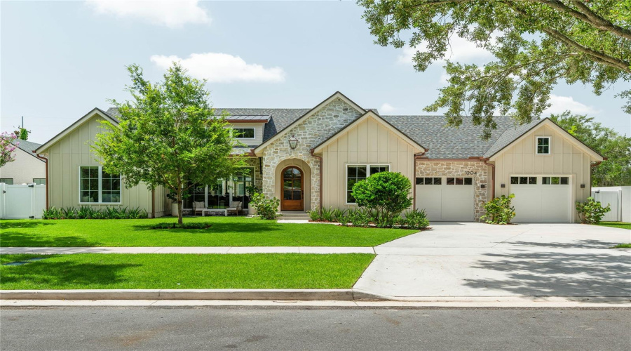 Orlando, Florida 32803, 5 Bedroom Bedrooms, ,4 Bathroombathrooms,Residential,For Sale,Nottingham,0,Mfro6425268