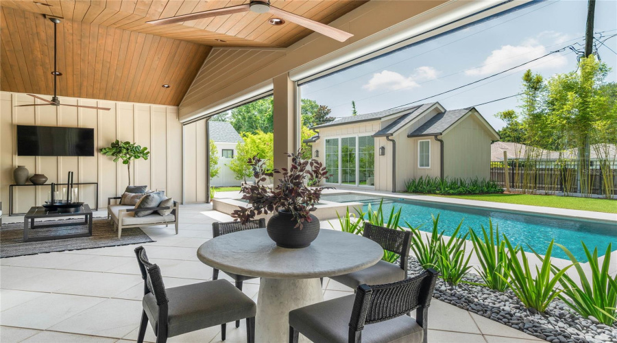 Orlando, Florida 32803, 5 Bedroom Bedrooms, ,4 Bathroombathrooms,Residential,For Sale,Nottingham,0,Mfro6425268