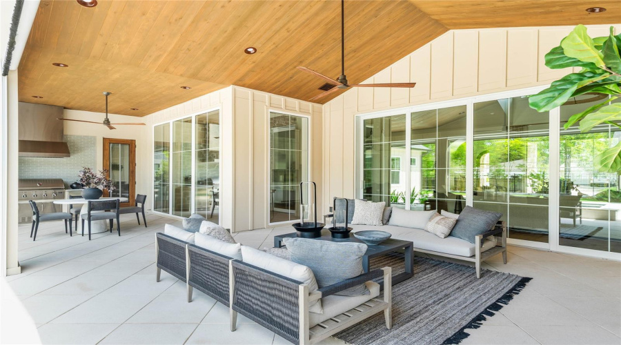 Orlando, Florida 32803, 5 Bedroom Bedrooms, ,4 Bathroombathrooms,Residential,For Sale,Nottingham,0,Mfro6425268